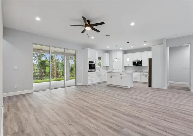 Photo 4 of Single family home for sale at 2043 Watersedge Dr, Deltona, FL 32738 | MLS# O6430575 | Listing updated on 2026-09-23