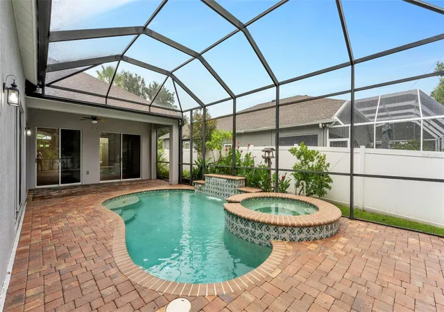 3rd image of 2041 Heartland Cir, Valrico, FL 33594 | MLS# TB8535697
