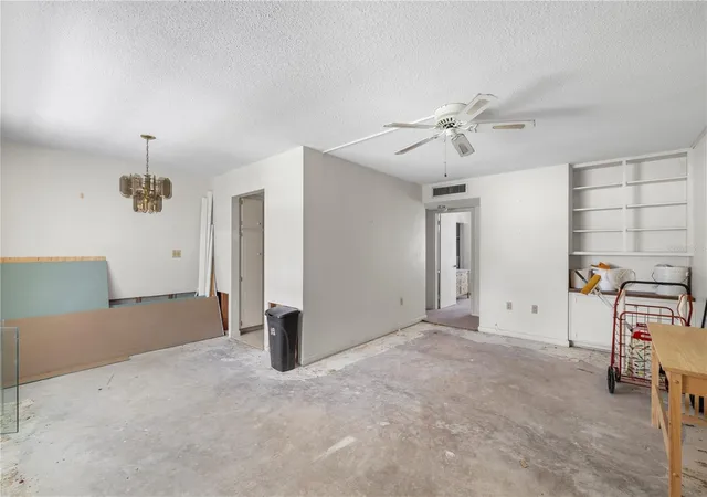 Photo 4 of Condo for sale at 650 Pinellas Point Dr S #122, Saint Petersburg, FL 33705 | MLS# TB8535699 | Listing updated on 2026-09-27