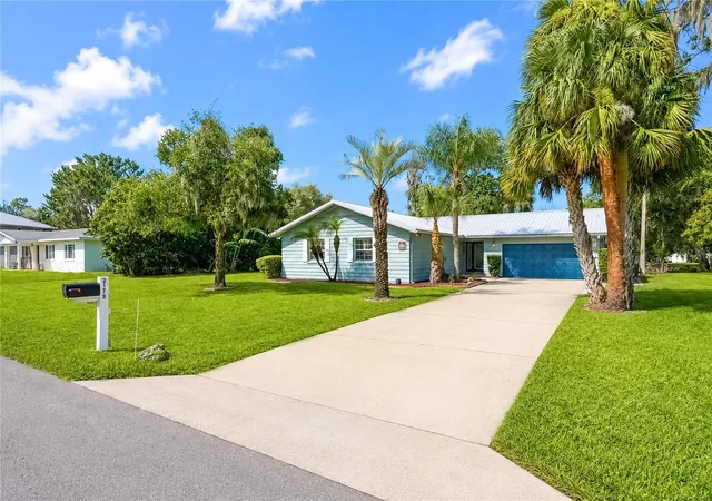 Photo 4 of Single family home for sale at 2178 N Watersedge Dr, Crystal River, FL 34429 | MLS# OM729725 | Listing updated on 2026-09-16