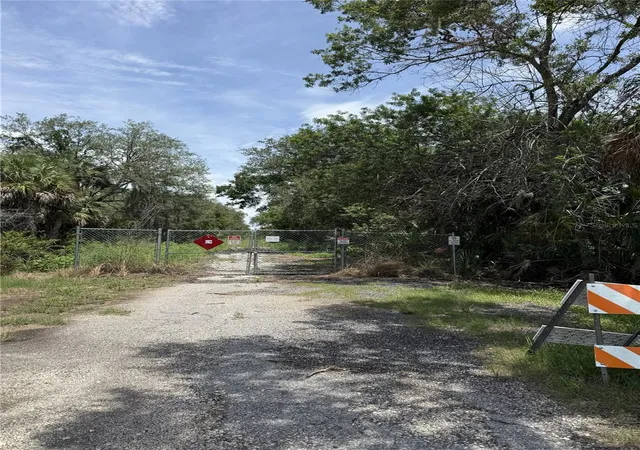 5th image of 5997 Kracker Ave, Gibsonton, FL 33534 | MLS# TB8535703