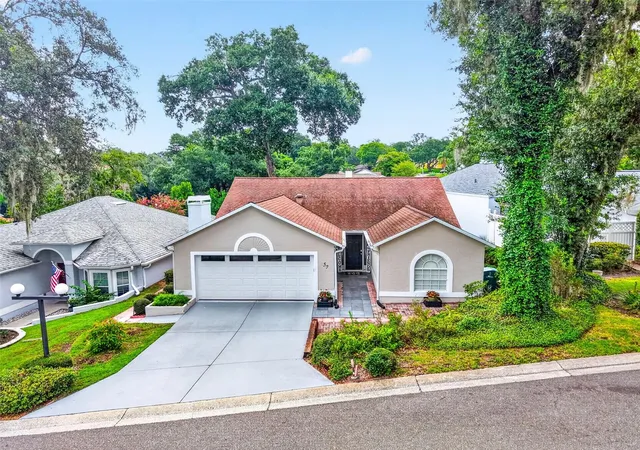 2nd image of 57 Townhill Dr, Eustis, FL 32726 | MLS# G5116039