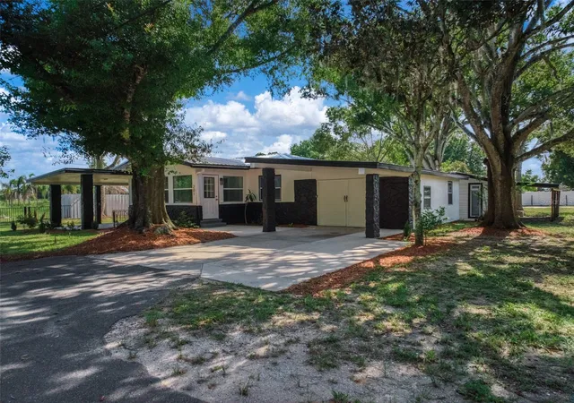 3rd image of 201 Brooks Rd, Frostproof, FL 33843 | MLS# A4702035