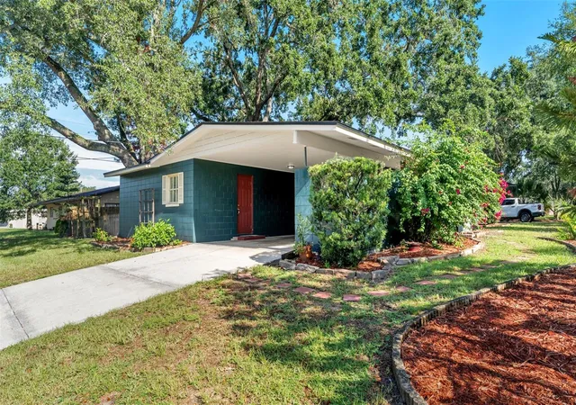 Photo 2 of Single family home for sale at 1733 Fredricksburg Ave, Lakeland, FL 33803 | MLS# L4964009 | Listing updated on 2026-10-09