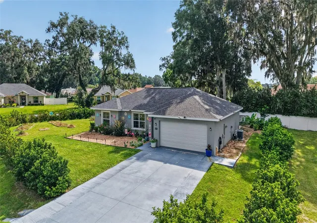 Photo 3 of Single family home for sale at 10097 Sw 78th Court, Ocala, FL 34476 | MLS# OM729731 | Listing updated on 2026-08-06