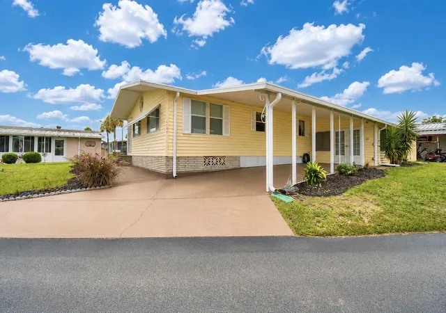 Photo 3 of Manufactured home for sale at 4234 Rolling Oaks Dr, Winter Haven, FL 33880 | MLS# P4939511 | Listing updated on 2026-08-05
