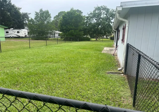 Photo 4 of Single family home for sale at 9090 SW 104th Place, Ocala, FL 34481 | MLS# OM729732 | Listing updated on 2026-09-15