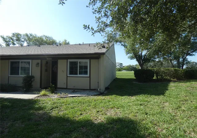 Photo 3 of Condo for sale at 11231 Dollar Lake Dr #6, Port Richey, FL 34668 | MLS# W7888251 | Listing updated on 2026-10-07