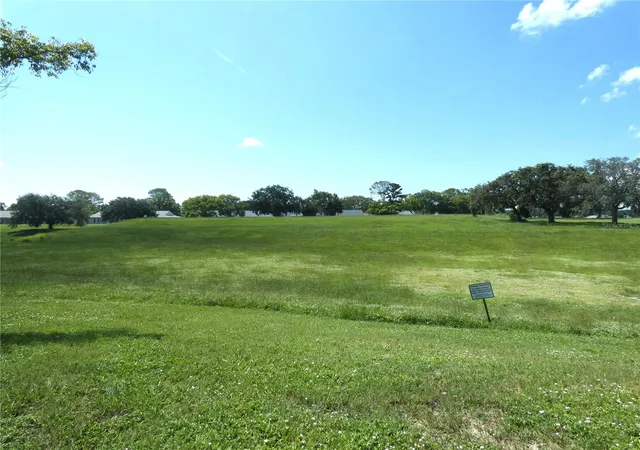 Photo 4 of Condo for sale at 11231 Dollar Lake Dr #6, Port Richey, FL 34668 | MLS# W7888251 | Listing updated on 2026-10-07