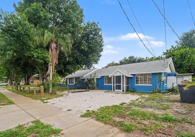 2nd image of 124 26th Ave E #A, Bradenton, FL 34208 | MLS# TB8535750