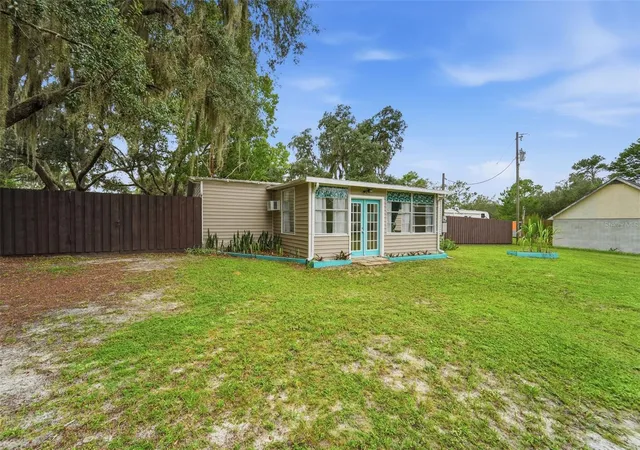 Photo 3 of Manufactured home for sale at 31622 Another Anna Rd, Deland, FL 32720 | MLS# V4950549 | Listing updated on 2026-10-07