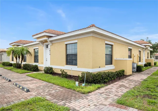 Photo 3 of House for sale at 1814 Coriander Dr, Kissimmee, FL 34759 | MLS# O6430632 | Listing updated on 2026-08-25
