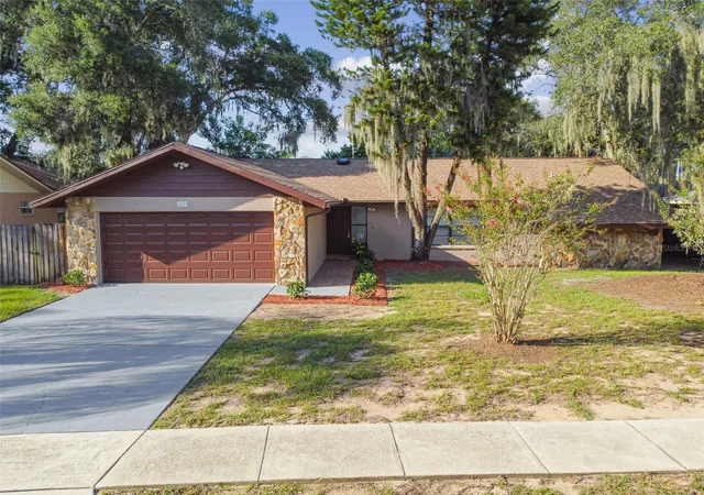 Photo 1 of Single family home for sale at 1010 Riflecrest Ave, Valrico, FL 33594 | MLS# TB8535766 | Listing updated on 2026-10-06