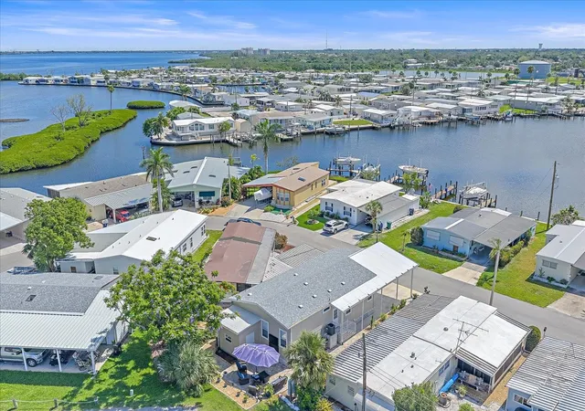 Photo 3 of Sale Pending at 203 Bimini Dr, Palmetto, FL 34221 | MLS# A4702050 | Listing updated on 2026-09-22