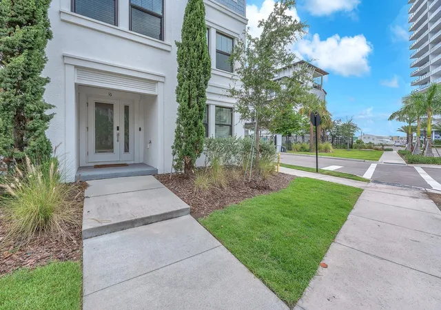 3rd image of 5351 Bridge St #16, Tampa, FL 33611 | MLS# TB8535782
