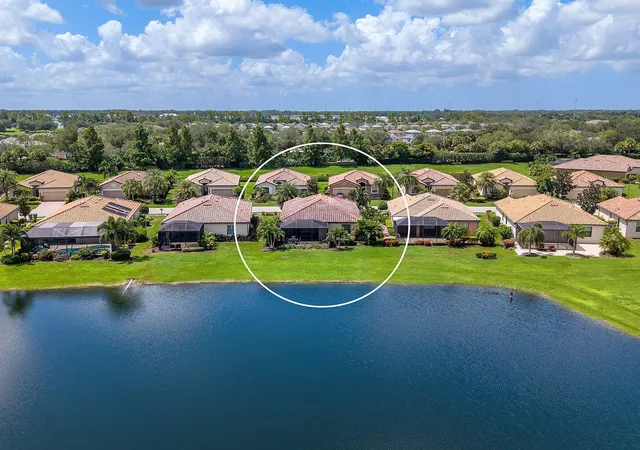 3rd image of 7115 Marsh View Ter, Bradenton, FL 34212 | MLS# A4702057