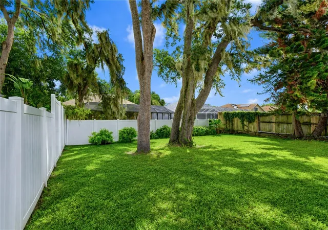 4th image of 2512 Wrencrest Cir, Valrico, FL 33596 | MLS# TB8535808