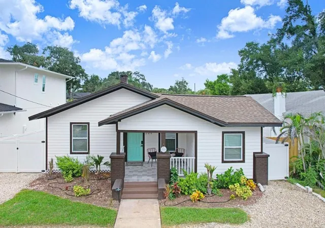 2nd image of 209 W Hiawatha St, Tampa, FL 33604 | MLS# TB8535812