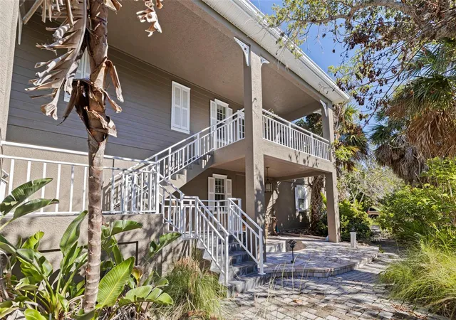 Photo 1 of Single family home for sale at 2000 Bayview Dr, Saint Petersburg, FL 33715 | MLS# TB8535815 | Listing updated on 2026-08-06