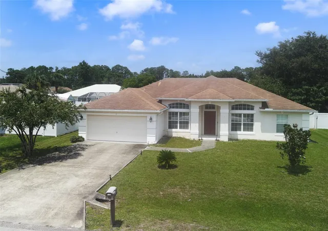 Photo 2 of Single family home for sale at 7 Phoenix Ln, Palm Coast, FL 32164 | MLS# FC320437 | Listing updated on 2026-10-25