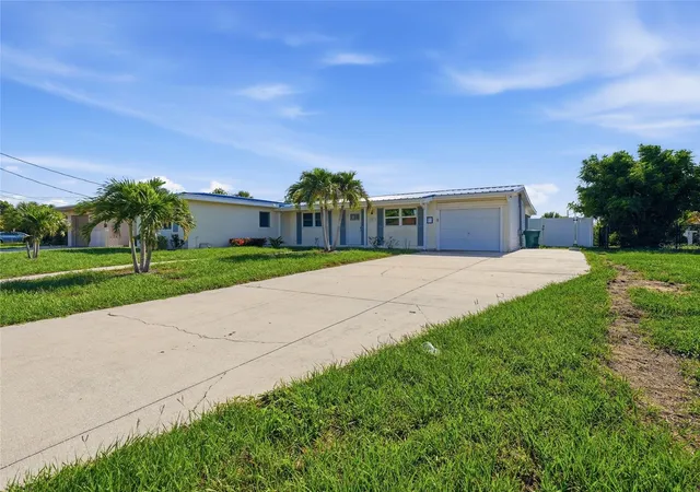 Photo 4 of Single family home for sale at 181 Duxbury Ave, Port Charlotte, FL 33952 | MLS# A4702063 | Listing updated on 2026-09-14