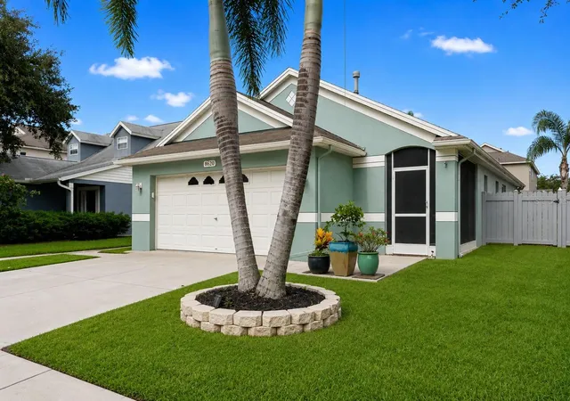 Photo 2 of Single family home for sale at 8620 Persea Ct, Trinity, FL 34655 | MLS# W7888255 | Listing updated on 2026-08-08