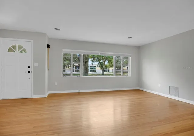 2nd image of 1427 Bryn Mawr St, Orlando, FL 32804 | MLS# O6430700
