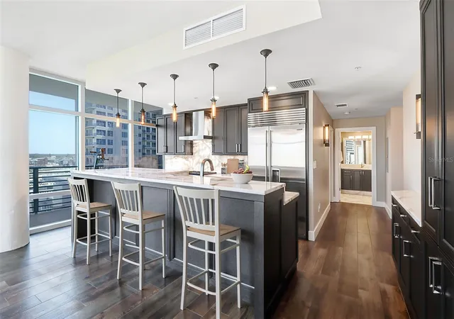 Listing Photo 1 - Condo for sale in building located at 1120 E Kennedy Blvd, Tampa, FL 33602 - Unit #1416