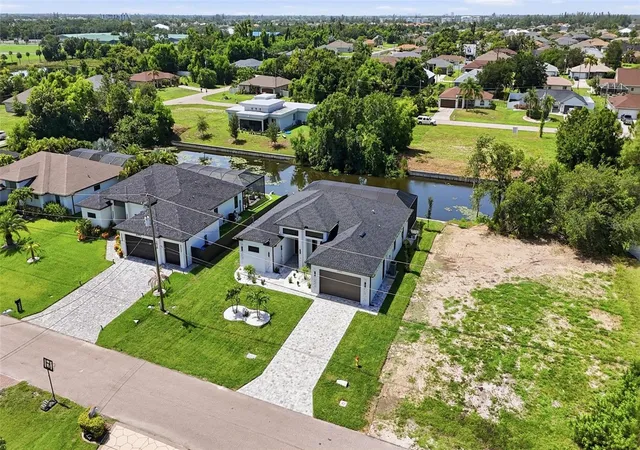 Photo 4 of Single family home for sale at 2306 SW 16th Terrace, Cape Coral, FL 33991 | MLS# C7529207 | Listing updated on 2026-09-29
