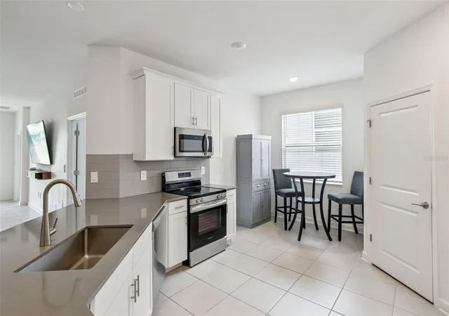 Photo 4 of Single family home for sale at 4614 Wandsworth Way, Davenport, FL 33837 | MLS# O6430703 | Listing updated on 2026-10-28
