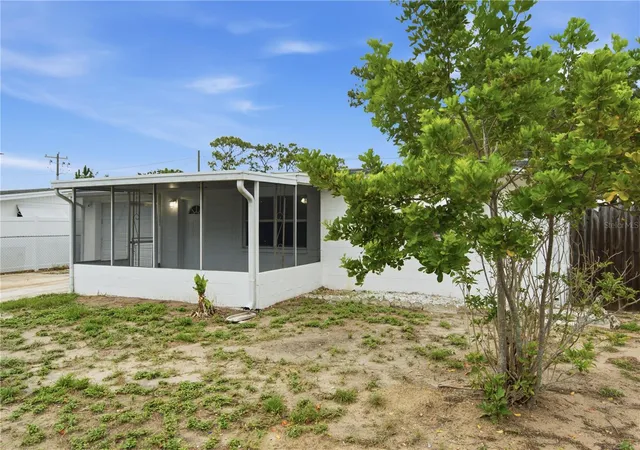 2nd image of 2122 Holiday Dr, Holiday, FL 34691 | MLS# TB8535841