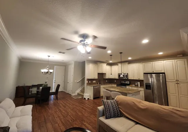 Photo 2 of Townhouse for sale at 10052 Eagle Crk Ctr Blvd, Orlando, FL 32832 | MLS# O6430711 | Listing updated on 2026-08-06