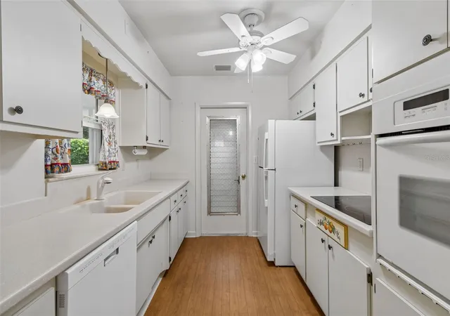 Photo 4 of Sale Pending at 808 Woodley Rd, Clearwater, FL 33764 | MLS# TB8535862 | Listing updated on 2026-09-16