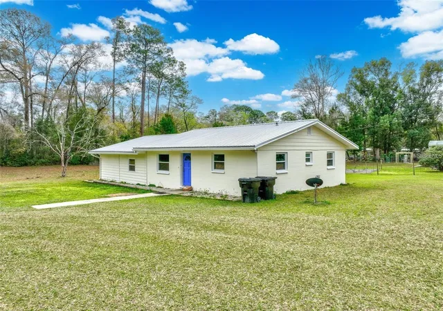 Photo 3 of Single family home for sale at 420 N Court St, Bronson, FL 32621 | MLS# GC542479 | Listing updated on 2026-10-08