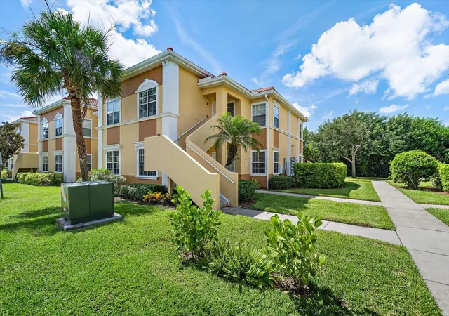 Photo 1 of Condo for sale at 1010 Villagio Cir #104, Sarasota, FL 34237 | MLS# A4702073 | Listing updated on 2026-09-12
