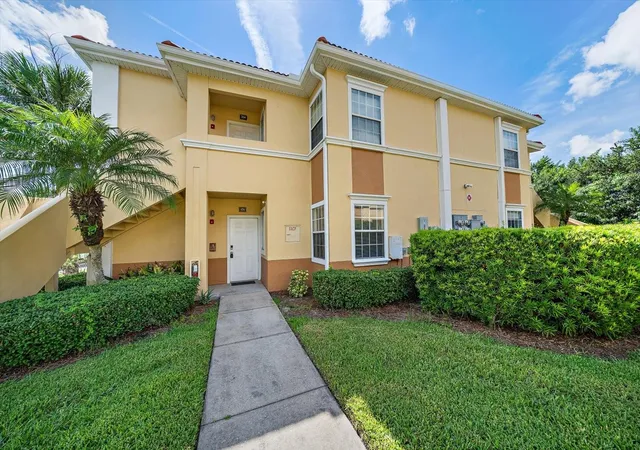 Photo 2 of Condo for sale at 1010 Villagio Cir #104, Sarasota, FL 34237 | MLS# A4702073 | Listing updated on 2026-09-12