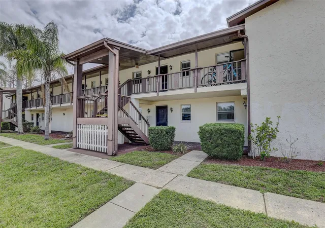 Listing Photo 3 - Condo for sale in building located at 8440 Old Post Rd, PORT RICHEY, FL 34668 - Unit #104