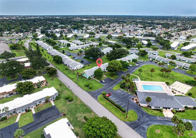 2nd image of 3603 41st St W, BRADENTON, FL 34205