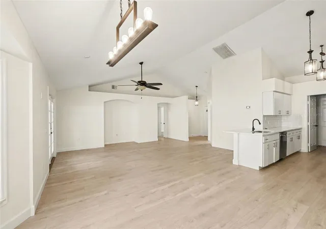 Photo 3 of Sale Pending at 7231 Remington Oaks Dr, Lakeland, FL 33810 | MLS# TB8535897 | Listing updated on 2026-10-07