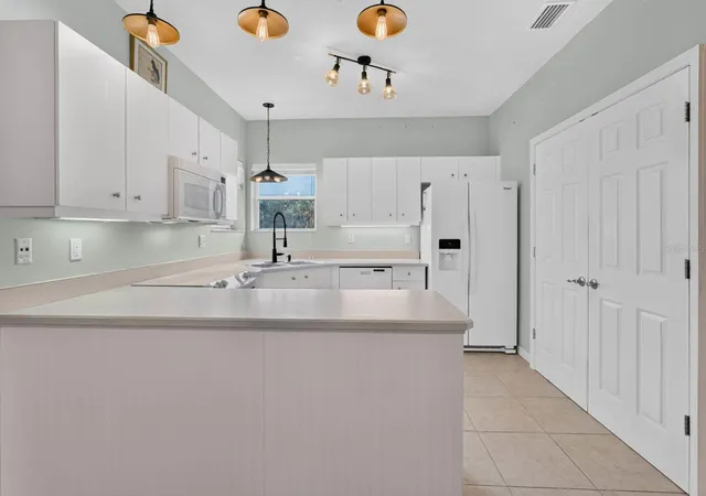 4th image of 31 Magnolia Dr S, Ormond Beach, FL 32174 | MLS# V4950555