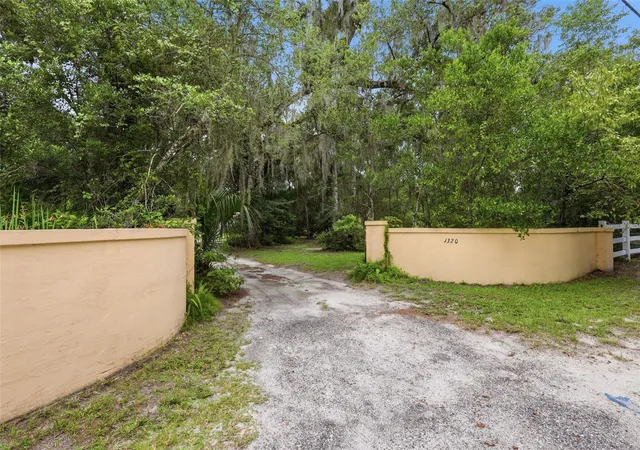 2nd image of 1320 W Taylor Rd, Deland, FL 32720 | MLS# V4950556