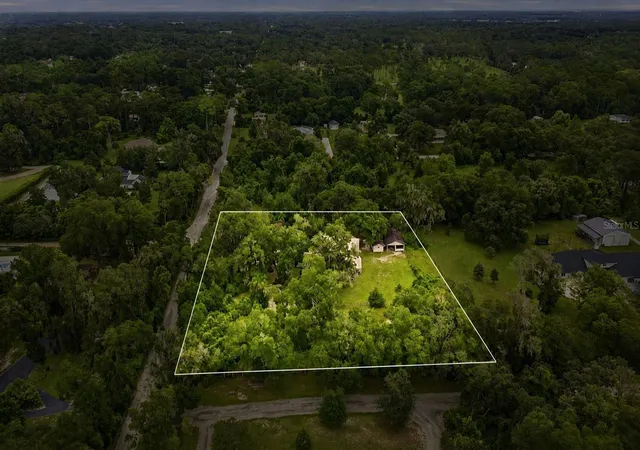 Photo 3 of Single family home for sale at 1320 W Taylor Rd, Deland, FL 32720 | MLS# V4950556 | Listing updated on 2026-09-04