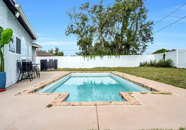 Photo 4 of Single family home for sale at 1160 Manitoba St, Deltona, FL 32725 | MLS# O6430771 | Listing updated on 2026-10-27
