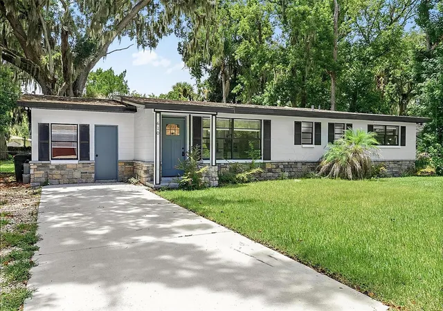 1st image of 610 Roma St, Daytona Beach, FL 32114 | MLS# FC320447