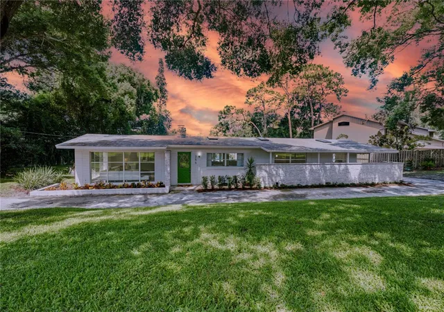 Photo 2 of Single family home for sale at 255 Wood Lake Dr, Maitland, FL 32751 | MLS# O6430783 | Listing updated on 2026-09-07