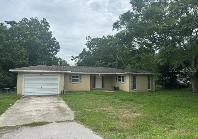 1st image of 12 Spring Loop, Ocala, FL 34472 | MLS# W7888264