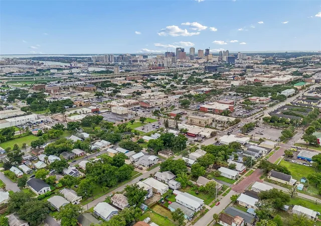 Photo 35 of Single family home for sale at 2307 E 11th Avenue, Tampa, FL 33605 | MLS# TB8535934 | Listing updated on 2026-08-21