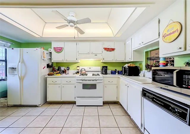 Listing Photo 4 - Condo for sale at Imperial Lakes, Unit 1 345 24th Street NW, Imperial Lakes, Miami, FL 33880 | Built Year: 1978-1998