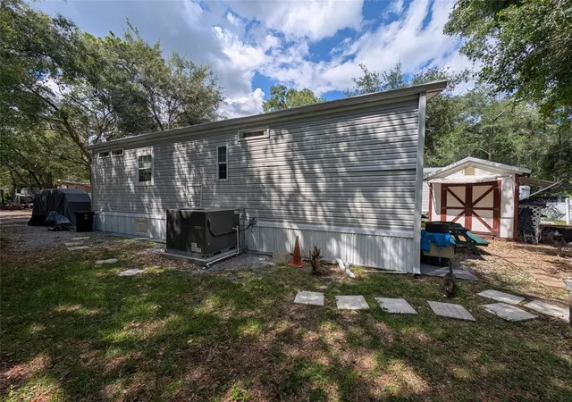 Photo 3 of Manufactured home for sale at 25364 Ne 139th Loop, Fort Mc Coy, FL 32134 | MLS# OM729765 | Listing updated on 2026-08-10