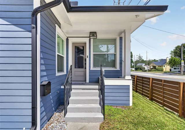 Photo 3 of Single family home for sale at 413 W Princeton St, Orlando, FL 32804 | MLS# O6430816 | Listing updated on 2026-10-06